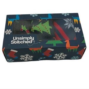 NWT Unisex Dinosauer, Reindeer, Christmas Tree & Stars Socks 3 pk Gift Box
